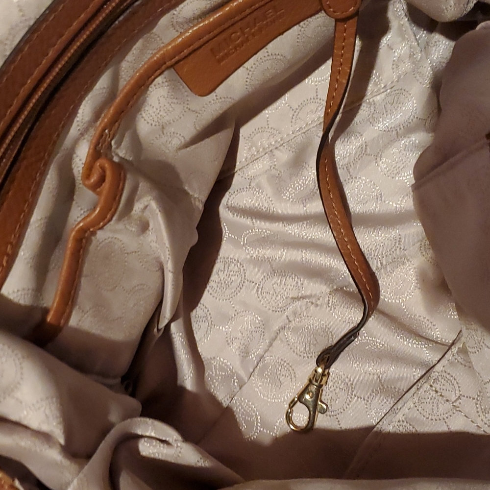 Michael Kors Fulton Tan Hobo Chain Purse - Picture 8 of 14
